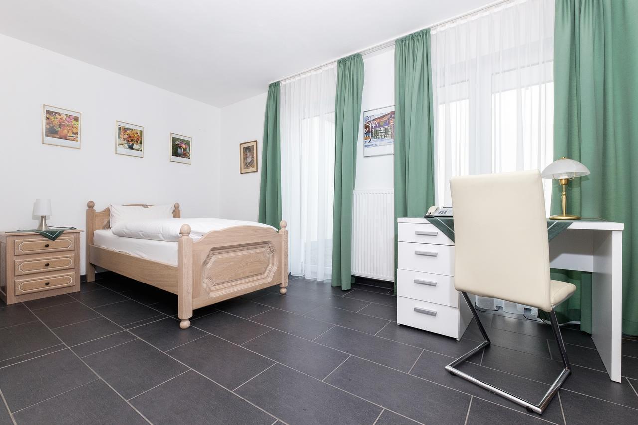 Hotel Garni Jacobs Bonn Bagian luar foto