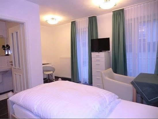 Hotel Garni Jacobs Bonn Bagian luar foto